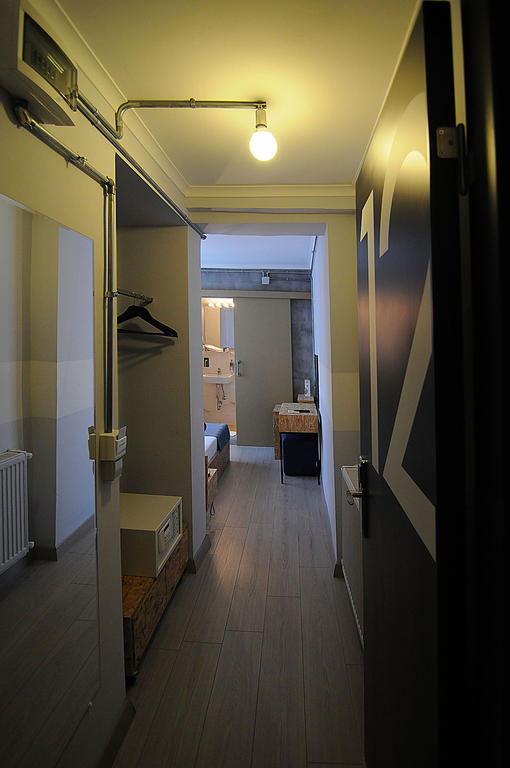 Taksim Safe House Hotel Istanbul Room photo