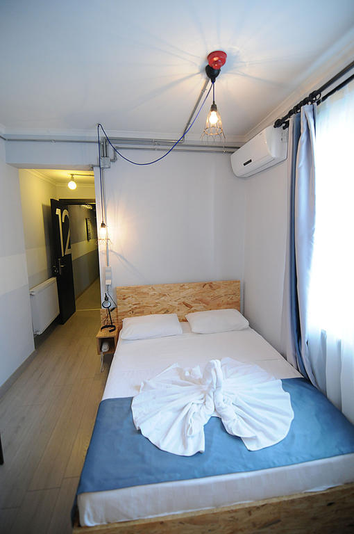Taksim Safe House Hotel Istanbul Room photo